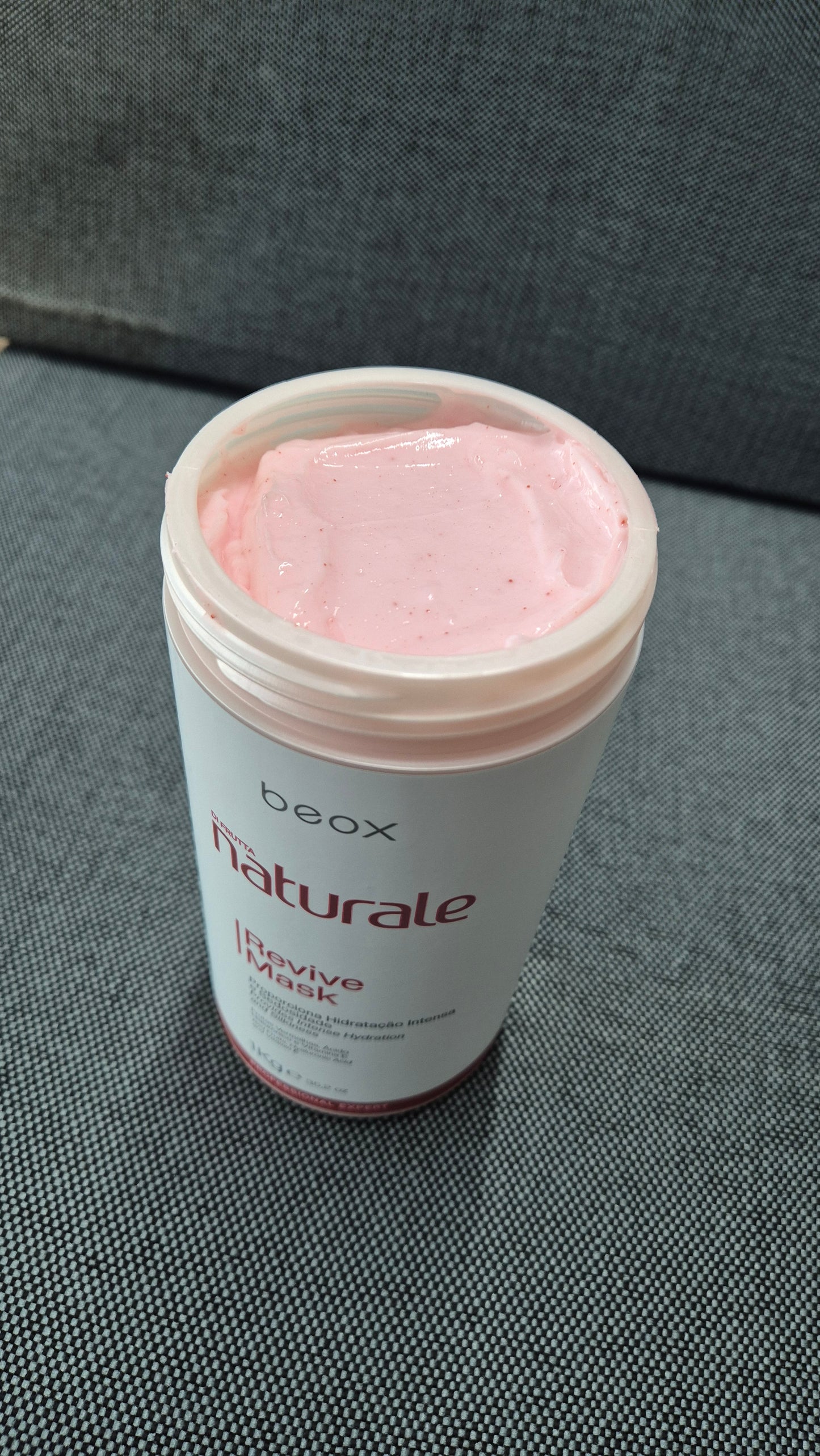 Naturale Revitalizing Mask by Beox professional Hair Mask for Hydration, highlighted packaging